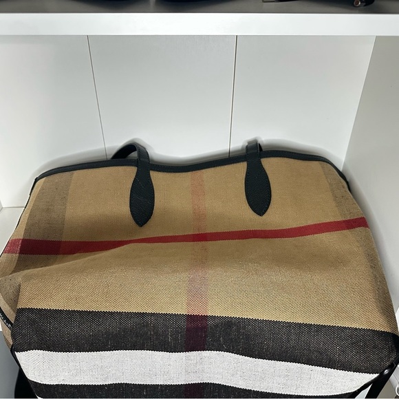 Burberry Doodle Reversible Canvas Tote - Picture 10 of 10